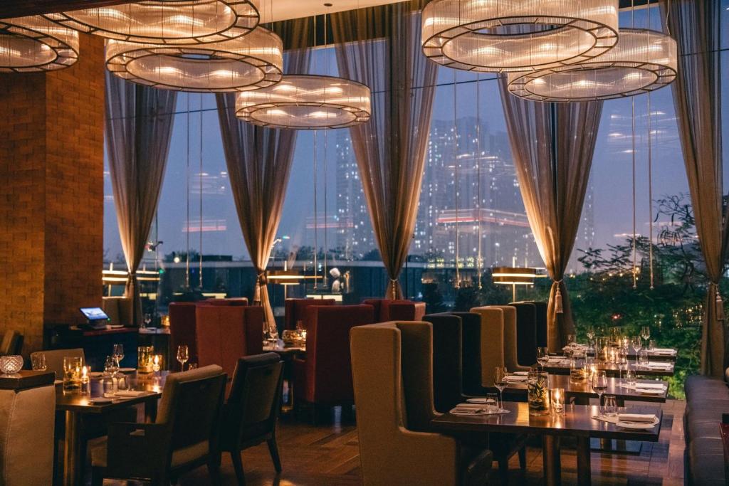 Presidential Suite, Executive lounge access, 1 King
